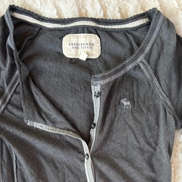 Y2K Vintage Abercrombie & Fitch Henley Top - Picture 4 of 9